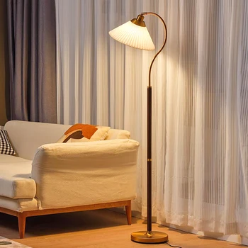 Средневековый торшер из массива дерева, японский ретро-диван для гостиной рядом с французским светильником, роскошная настольная лампа для спальни высокого класса